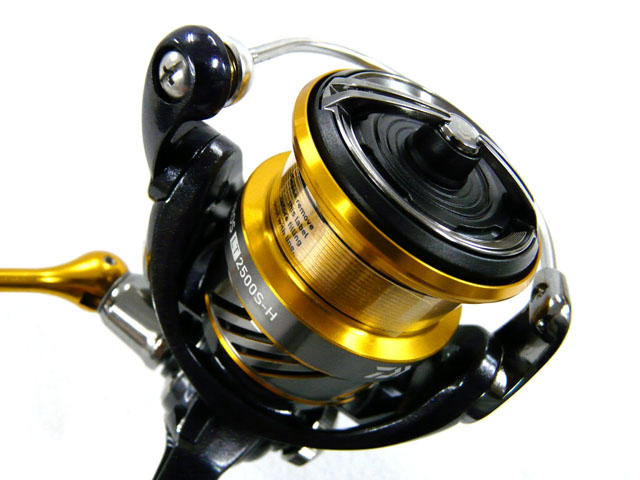 画像: ダイワ(DAIWA)☆20レブロス(REVROS)LT 2500S-H【送料590円 8千円以上送料無料】